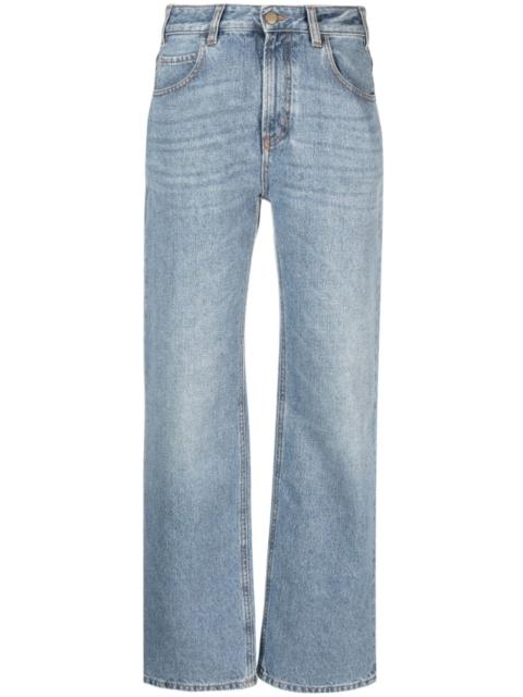 low-cut boyfriend jeans