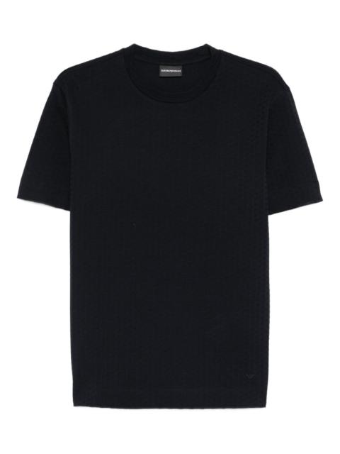 textured T-shirt