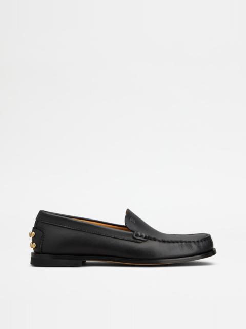 SLIPPER LOAFERS IN LEATHER - BLACK