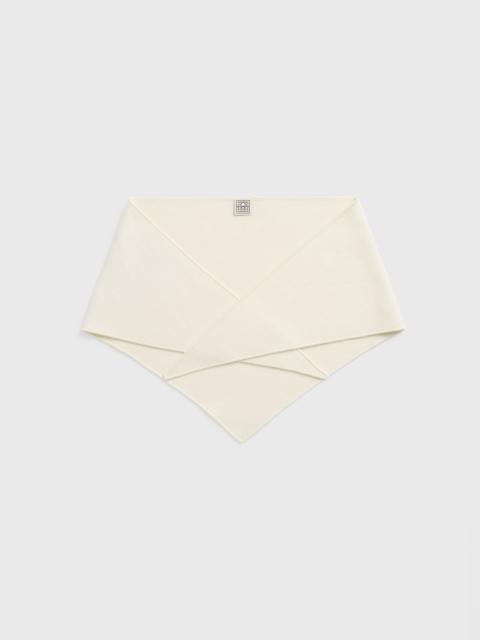 Triangle wool scarf ecru