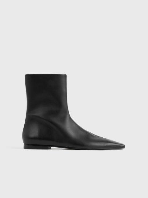 Zipped leather chelsea boots black