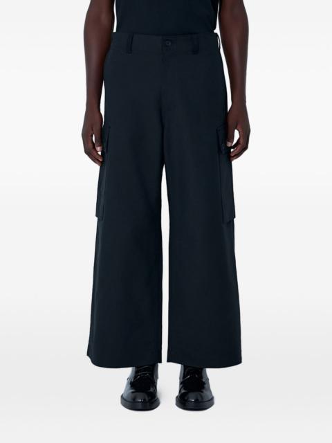 wide-leg cargo trousers