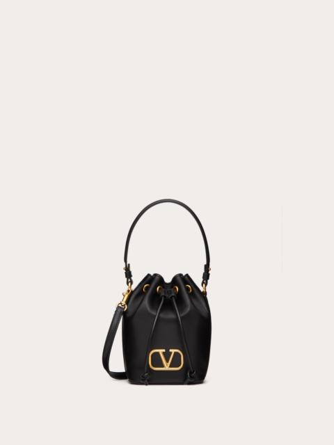 MINI VLOGO SIGNATURE BUCKET BAG IN NAPPA LEATHER