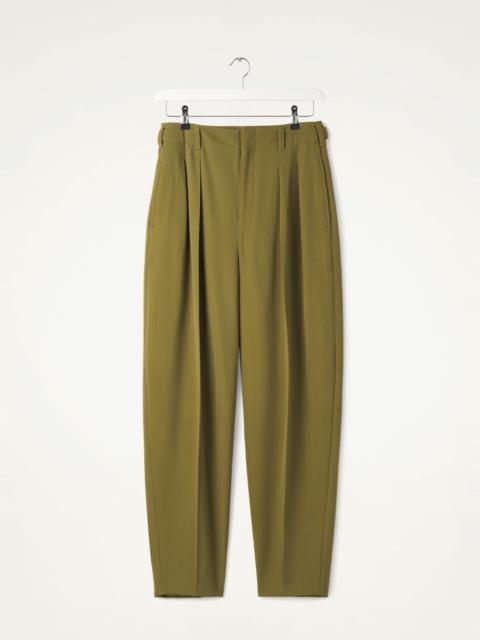 PLEATED TAPERED PANTS
