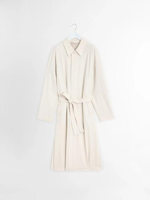 LIGHT SLITTED OVERCOAT
