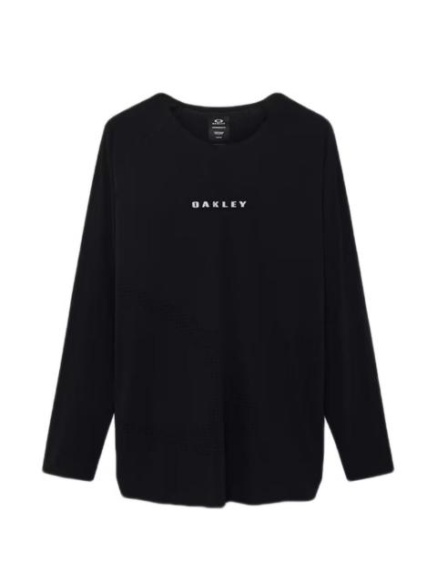 long sleeve seeker whip T-shirt