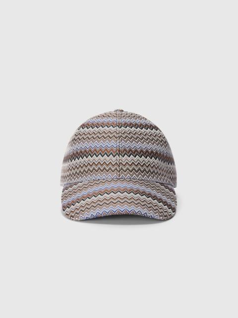 Technical fabric zigzag hat with visor