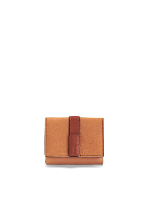 Trifold wallet in soft grained calfskin
