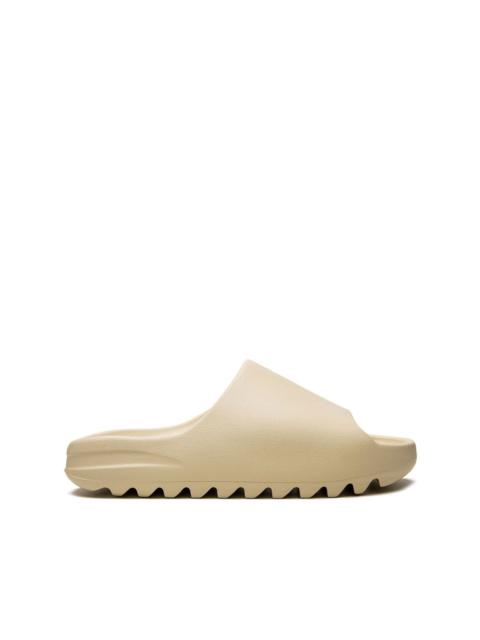 YEEZY "Bone (2022 Restock)" slides