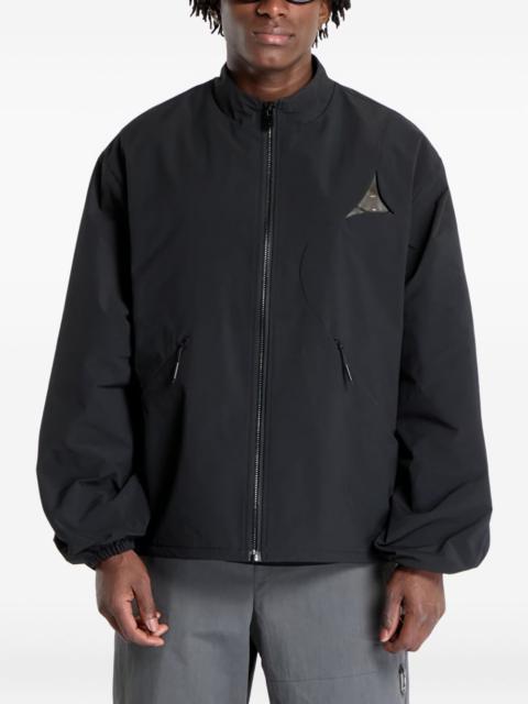 zip-fasteing jacket