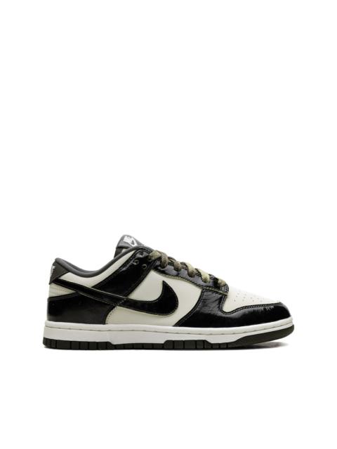 Dunk Low sneakers
