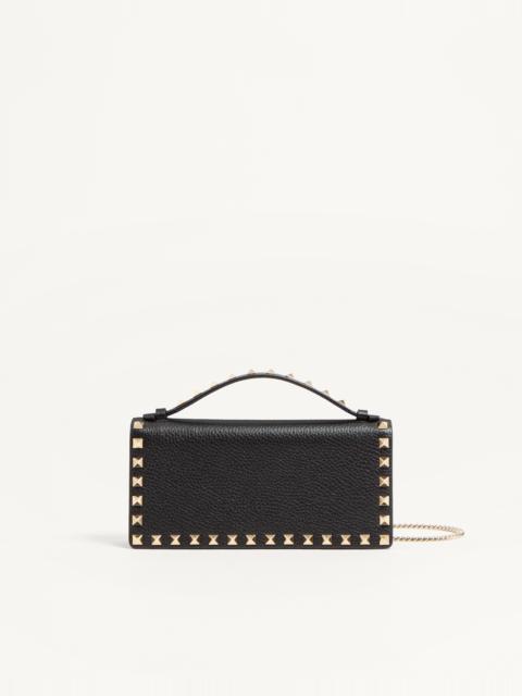 ROCKSTUD WALLET WITH CHAIN IN GRAINY CALFSKIN