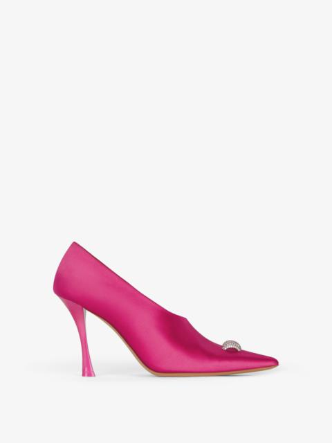 SHOW PUMPS IN SATIN WITH CRYSTALS DETAILS