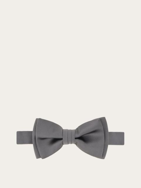 Bow tie