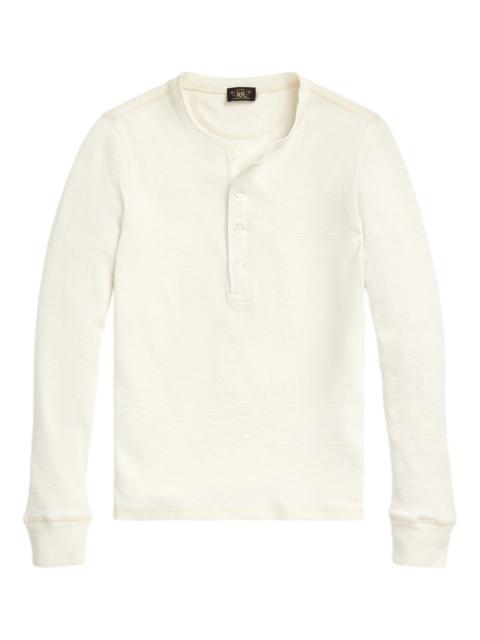 long-sleeved T-shirt