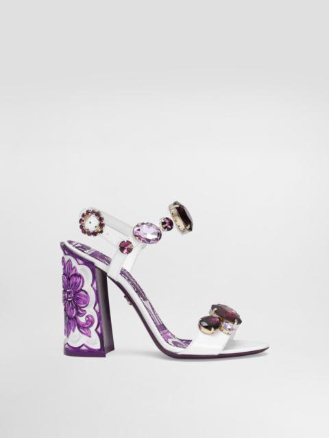 Patent leather sandal with jewel embroidery
