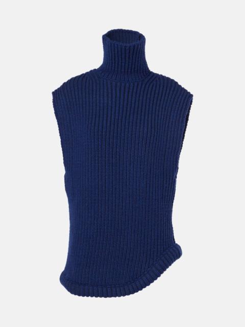 Turtleneck sweater vest