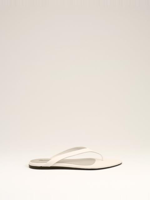WHITE LAMB LEATHER POINTED TOE FLIP FLOPS