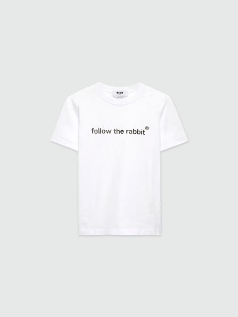 White jersey T-shirt with "Follow the rabbit®" quotes