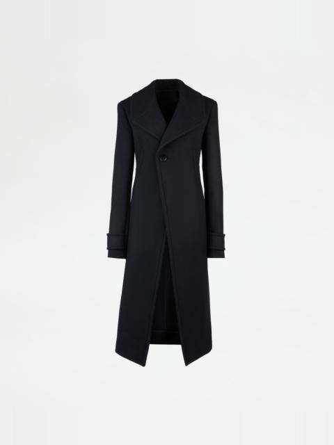 COAT IN WOOL - BLACK