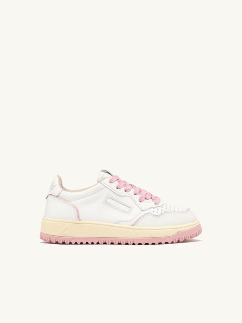GOLF LOW SNEAKERS IN WHITE AND CORAL BLUSH LEATHER