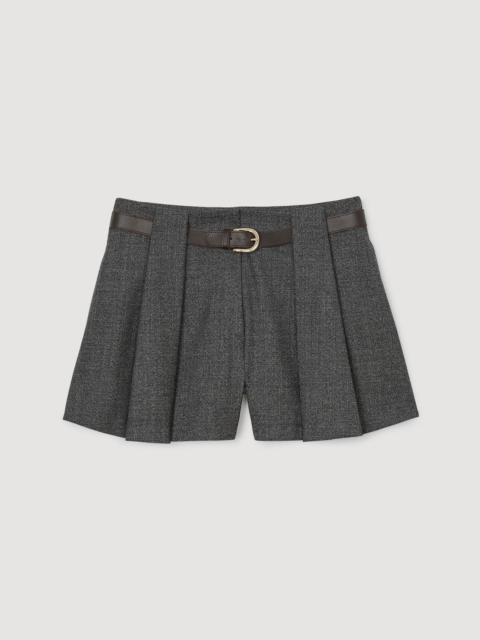 PLEATED SHORTS WITH BELT