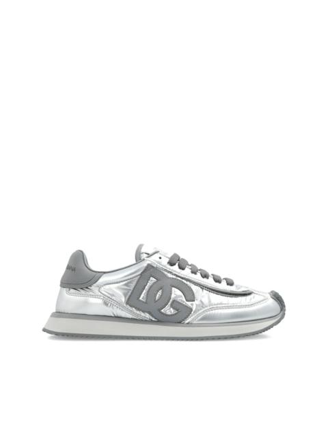 logo-patch metallic sneakers