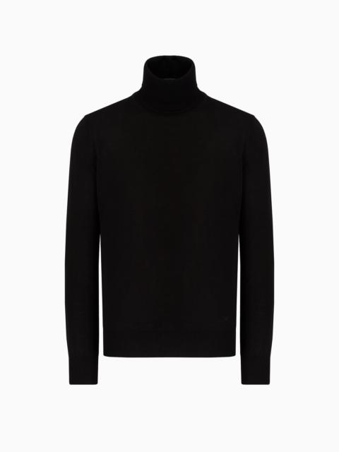 Pure virgin-wool rollneck