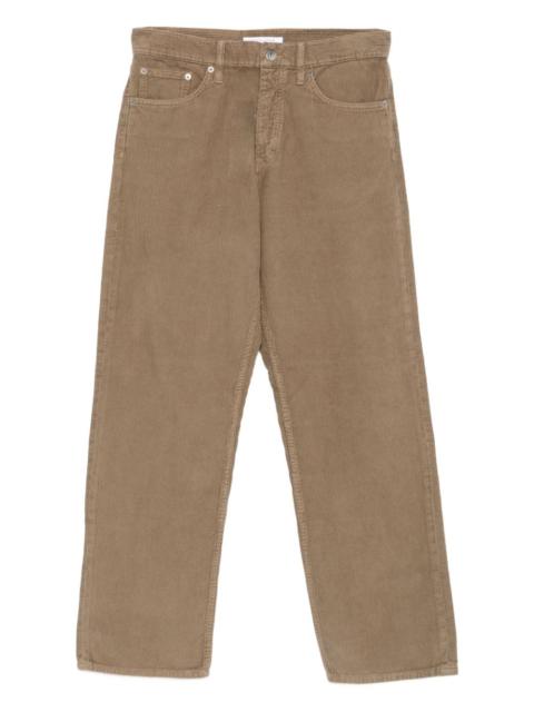 loose-fit trousers