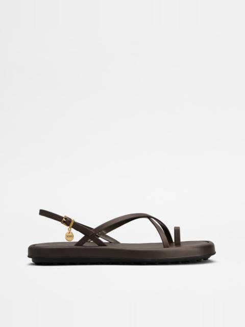 SANDALS IN LEATHER - BROWN