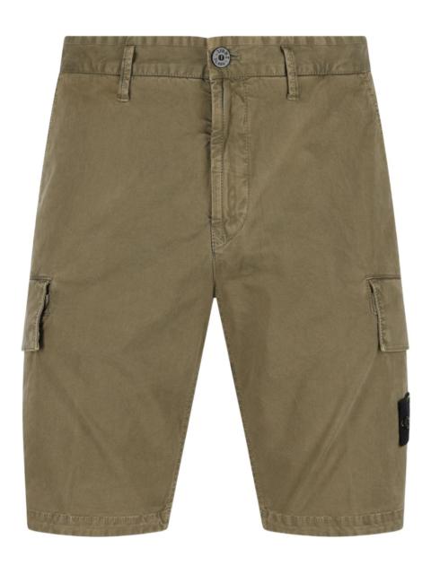 button-fastening cargo shorts