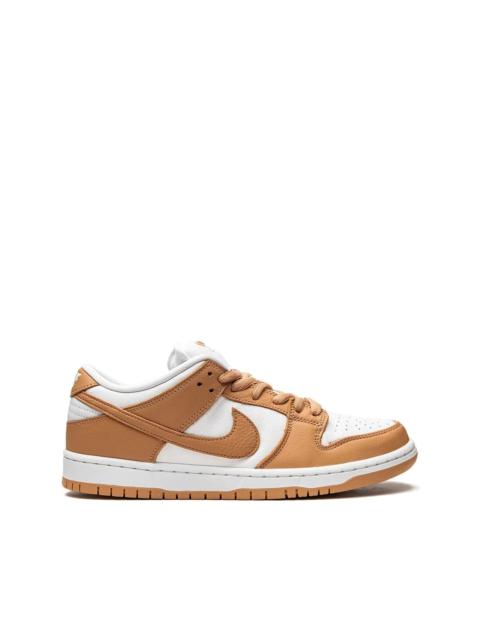Dunk Low sneakers