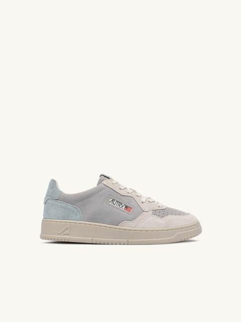 MEDALIST LOW TRICOLOR SNEAKERS IN SUEDE COLOR WHITE SKY AND LOFT