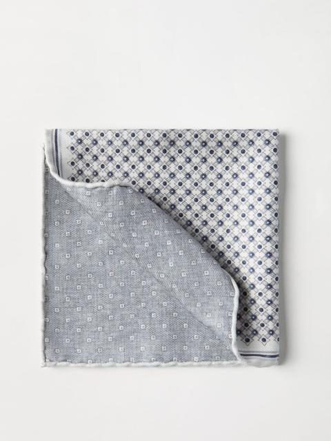 Silk geometric pattern pocket square