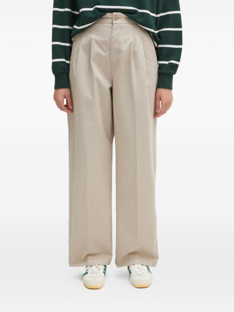 pleated trousers