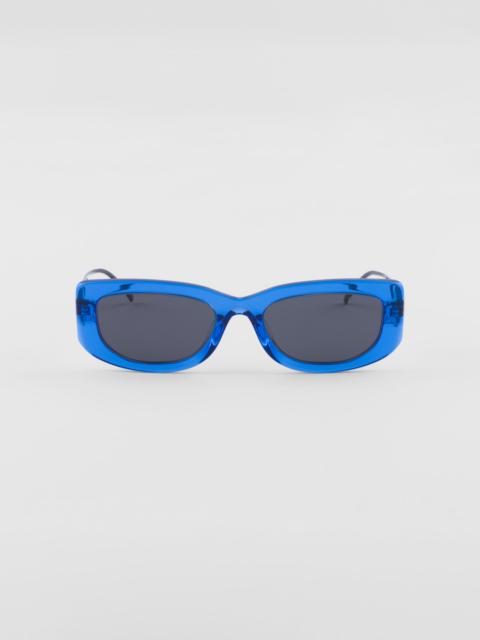 Sunglasses with triangle logo