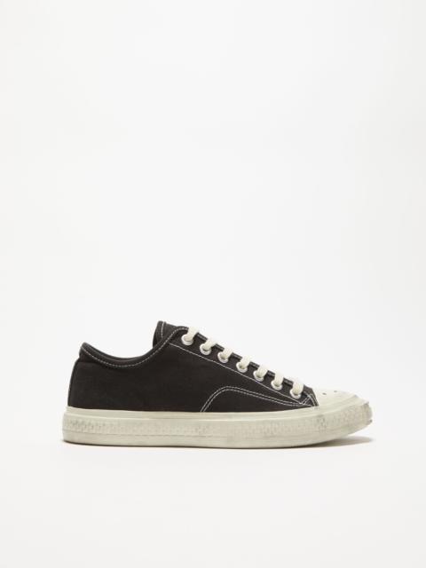 Low top sneakers - Black/off white