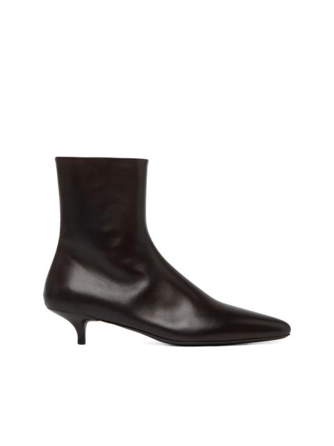 kitten-heel pointed-toe boots