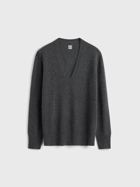 Cashmere v-neck knit charcoal