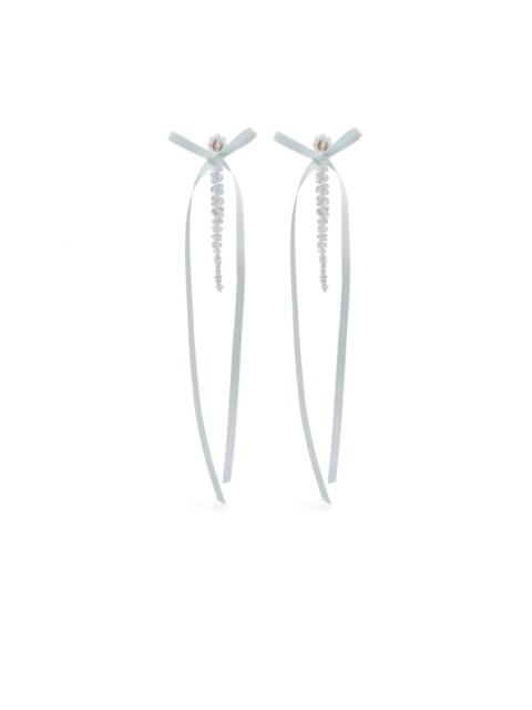 bow-detailed earrings