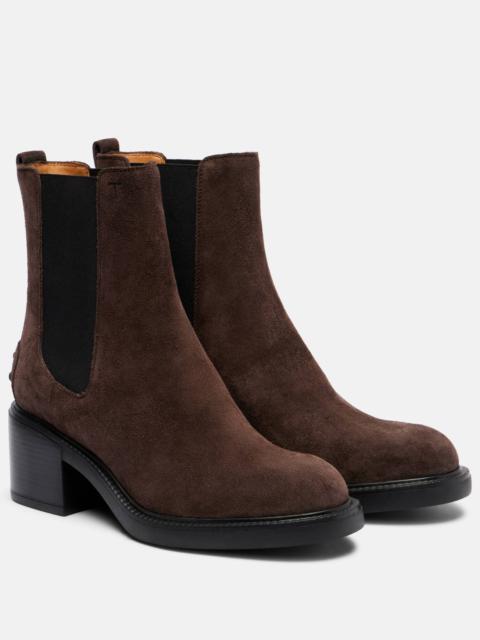 60 suede Chelsea boots