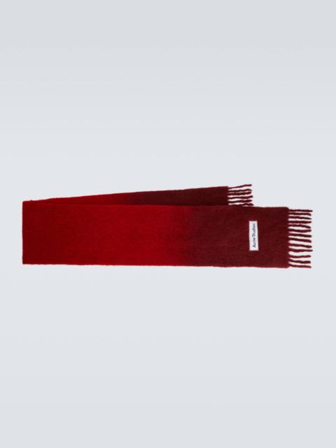 Logo fringed ombré scarf