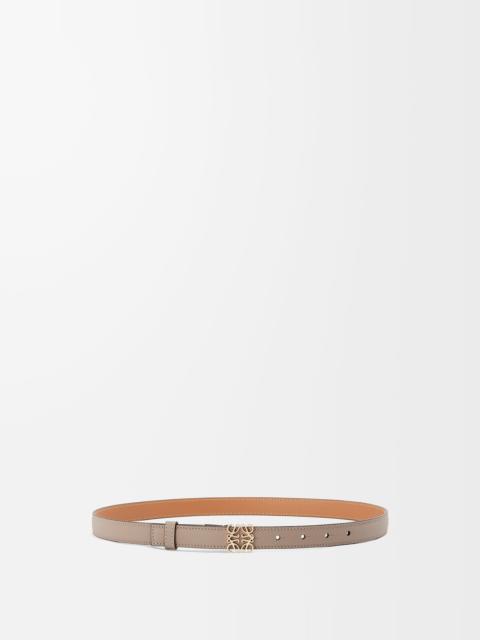 Anagram belt in pebble grain calfskin