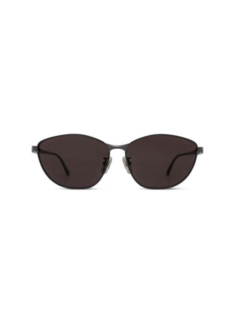 cat-eye sunglasses