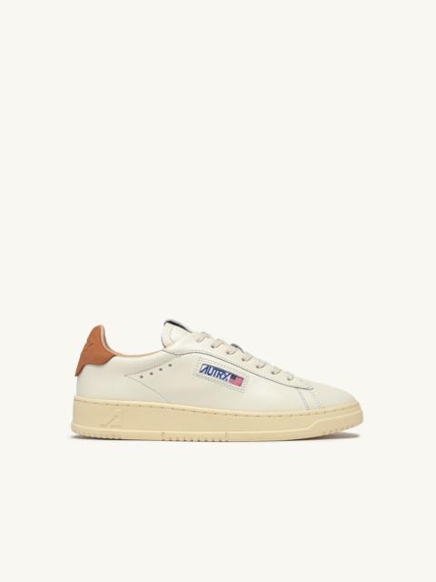 DALLAS LOW SNEAKERS IN MARSHMALLOW AND BROWN SUGAR LEATHER