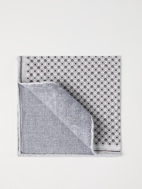 Silk geometric pattern pocket square