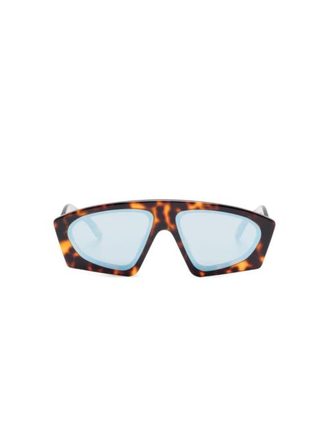 tortoiseshell-effect sunglasses