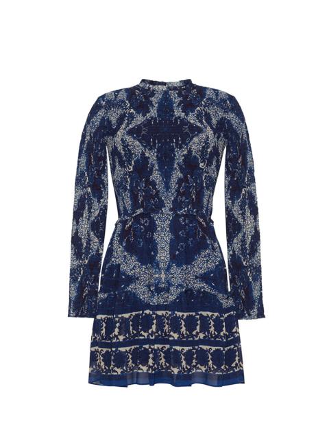 Viola Dress
Autumn Elegance: Micro-Ruffles and a Retro Vibe