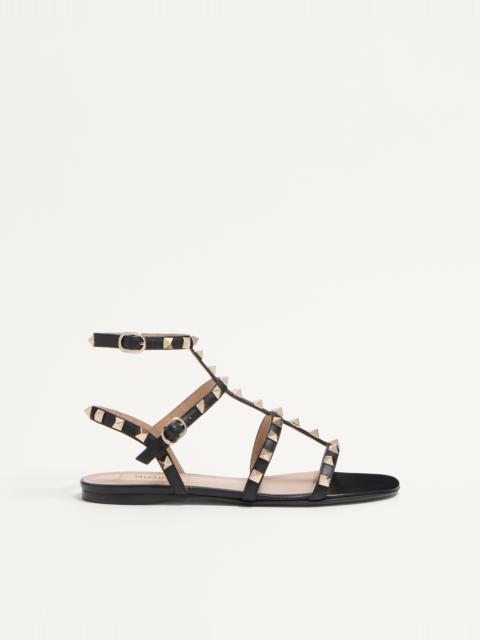 ROCKSTUD FLAT CALFSKIN SANDAL WITH STRAPS