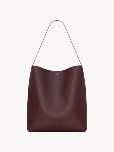 BOLD HOBO BAG IN SMOOTH LEATHER